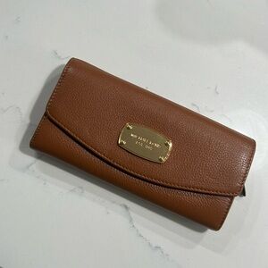 Michael Kors light brown leather accordion wallet
